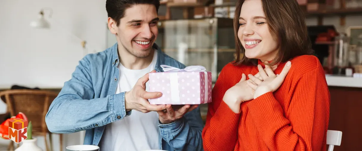 ۲۳ ایده برتر هدیه تولد برای دختر ۲۵ ساله