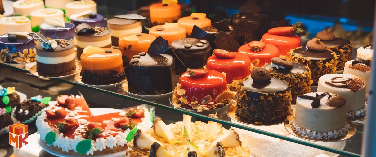 تعدادی خوراکی جذاب چون شکلات