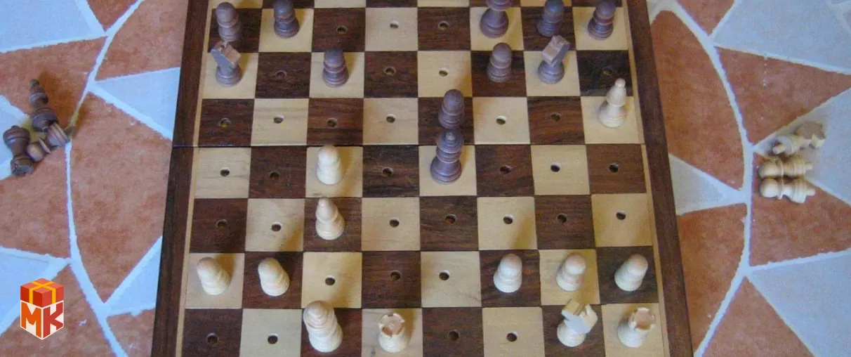 شطرنج رومیزی کوچک