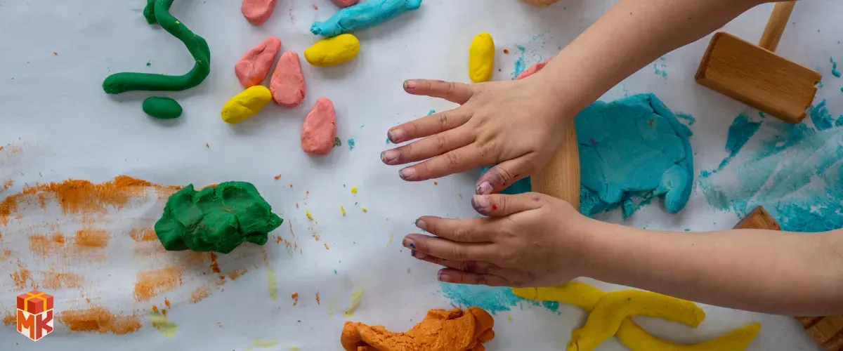 کیت خمیر بازی و ابزارهای شکل‌دهی