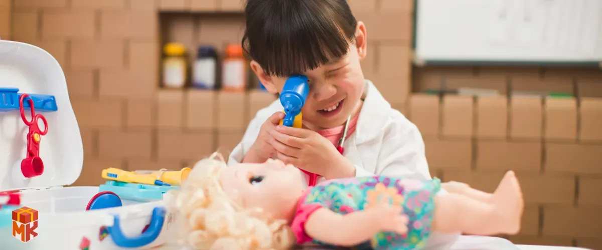  اسباب‌بازی‌های نقش‌آفرینی مثل دکتر، آشپز یا آتش‌نشان