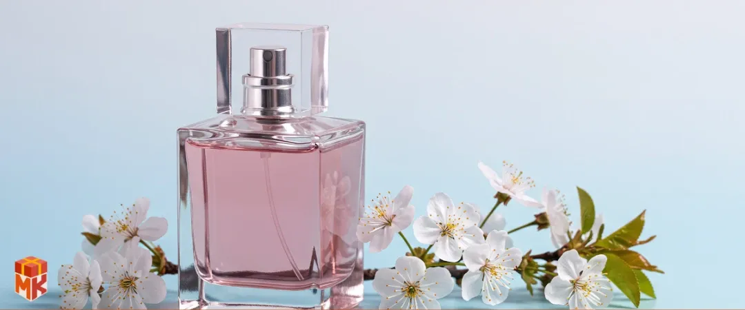 عطر زنانه با رایحه‌ی خاص 