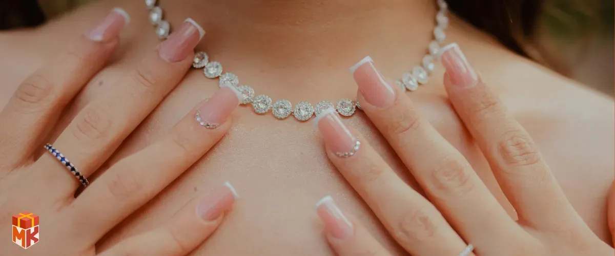 زیورالات و جواهرات