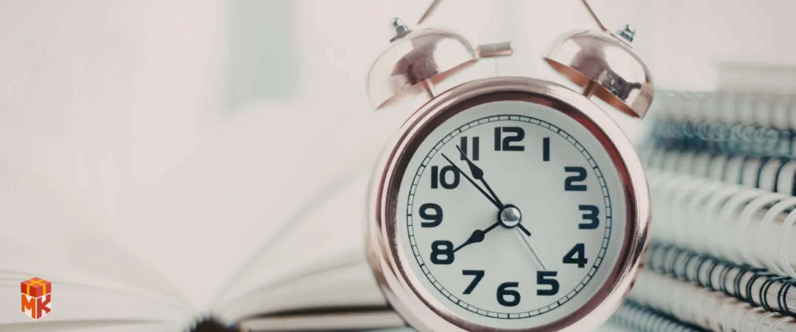 ساعت رومیزی یا دیواری کلاسیک