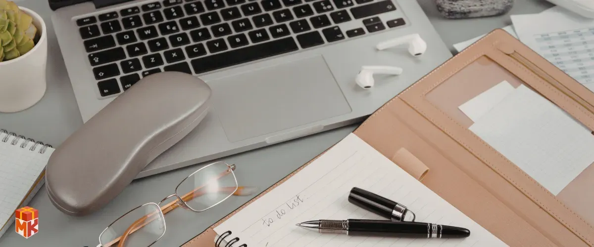 ست دفتر و خودکار برای محل کار