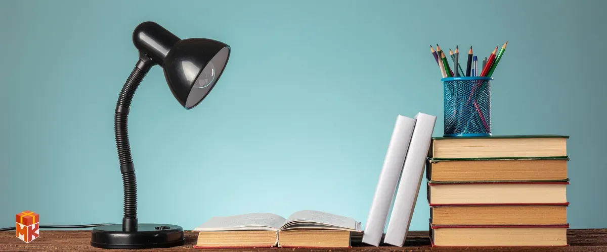 چراغ مطالعه یا چراغ رومیزی مدرن