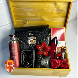 Women's Valentine's Gift Set – Chest-Style Box