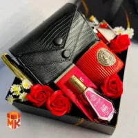 پک هدیه زنانه مدل red gift محصول مرتبط