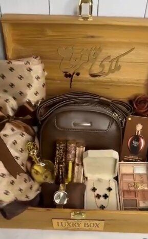 پک هدیه زنانه مدل Wooden 10
