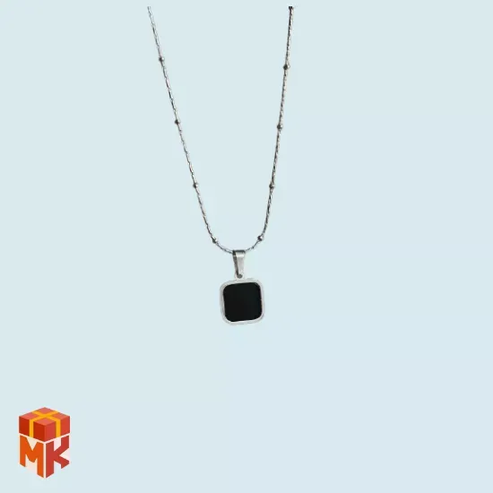 گردنبند مربع مشکی نقره ای